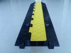 线槽减速板-橡胶线槽减速板-线槽减速板厂家