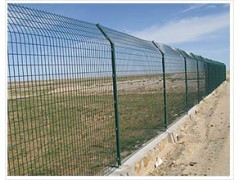 菱形护栏网   刺绳防护网   双边丝护栏网