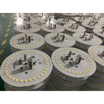 LED驱动电源DOB产品  M脚/L脚电解贴片机CPM-F2