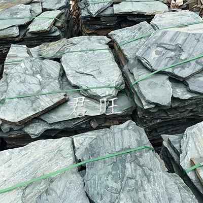 厂家批发君旺03绿色板岩乱形河北片石浆砌片石护坡石