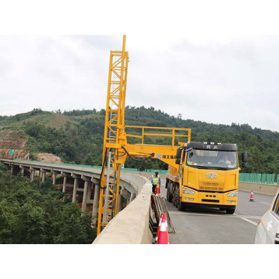 德兴18米桥梁检测车租赁在桥梁高墩施工技术中特点