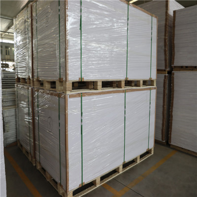 6mm高密度PVC发泡板厂家供应展示架PVC板材雕刻板雪弗板